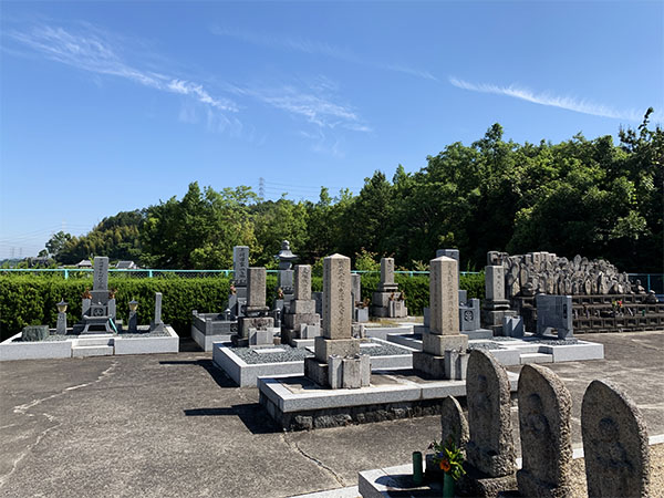 岡村墓地（生駒市）